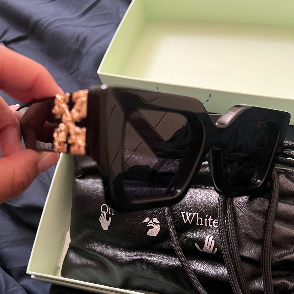 Off- White Black Sunglasses
